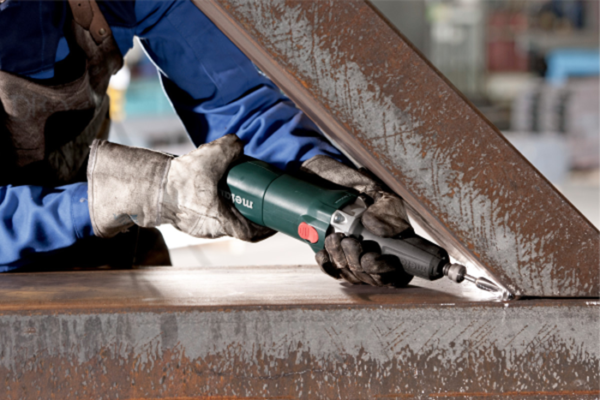 METABO 910 WATT ELECTRONIC FLAT-HEAD ANGLE GRINDER WEF9-125 - Image 3